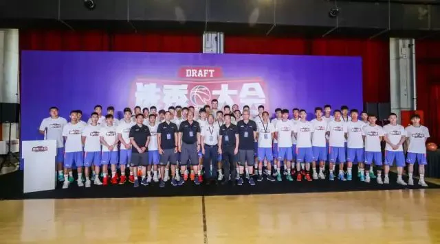 如何利用智能娱乐设备创建有趣的篮球训练挑战_1